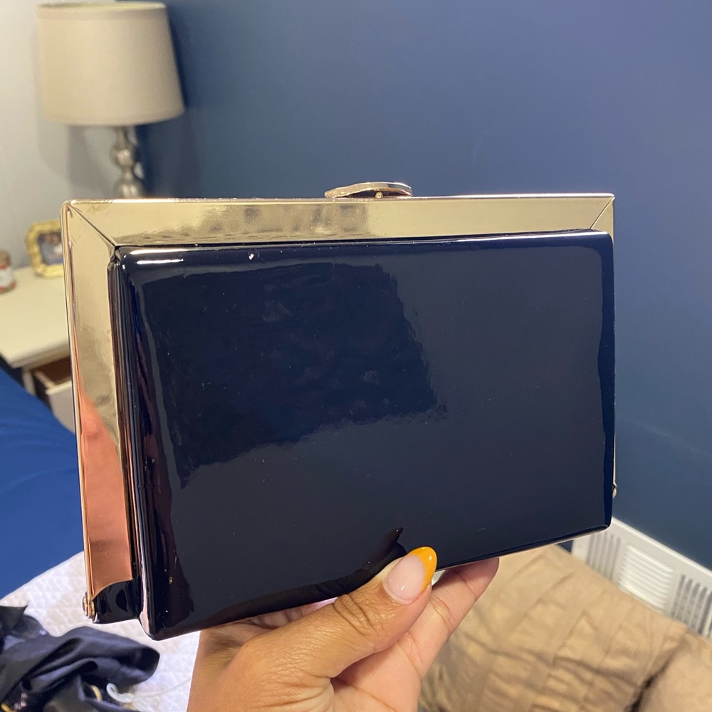 Black clutch